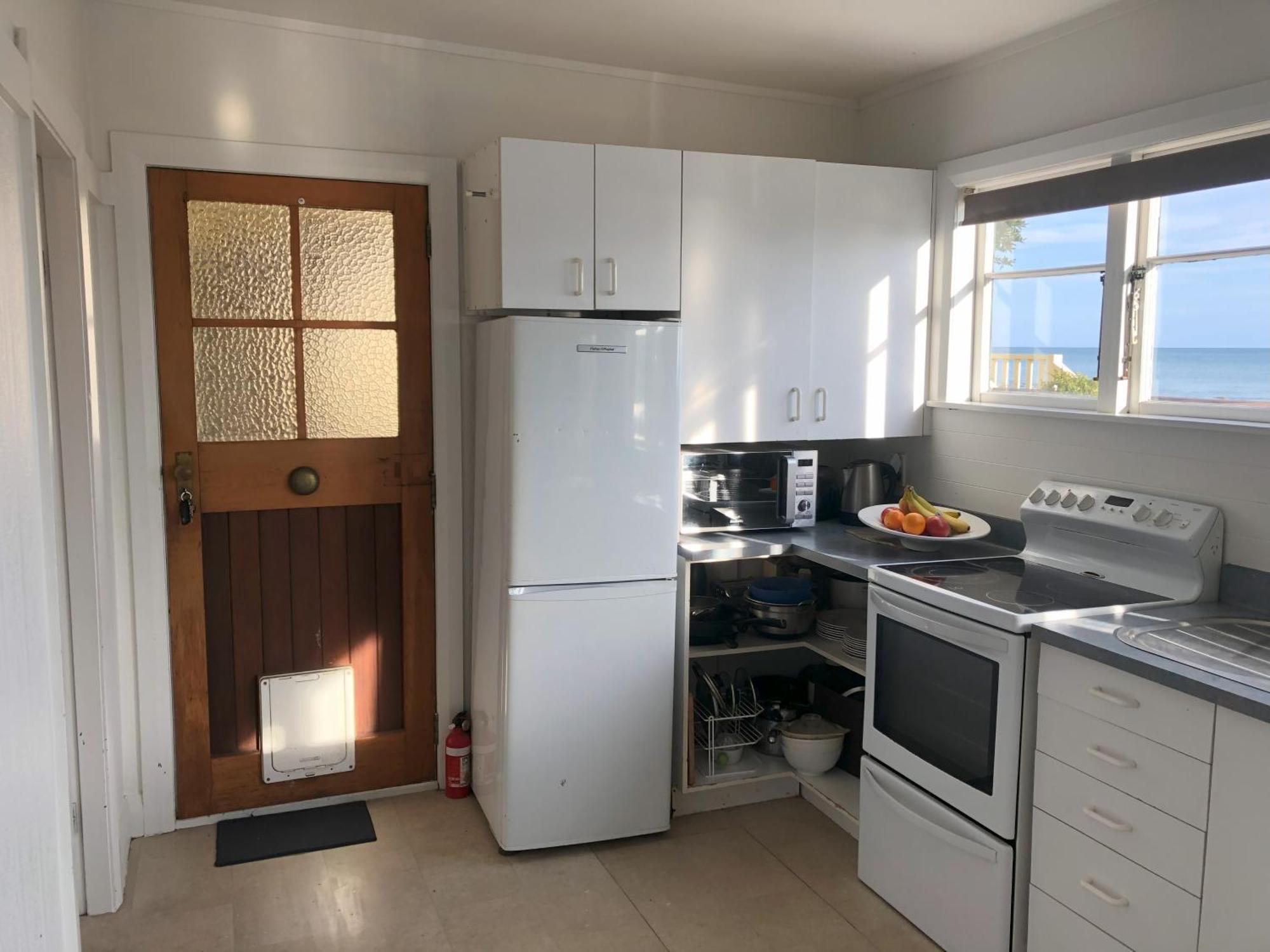 Ferienwohnung Seafront Haven In Island Bay With Deck, Outdoor Bath, And Parking Wellington Exterior foto