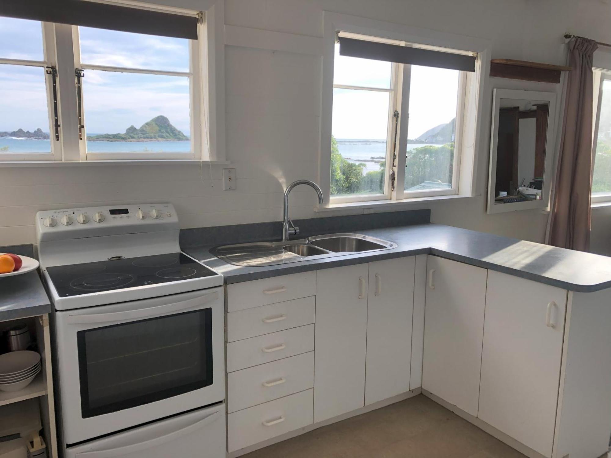 Ferienwohnung Seafront Haven In Island Bay With Deck, Outdoor Bath, And Parking Wellington Exterior foto